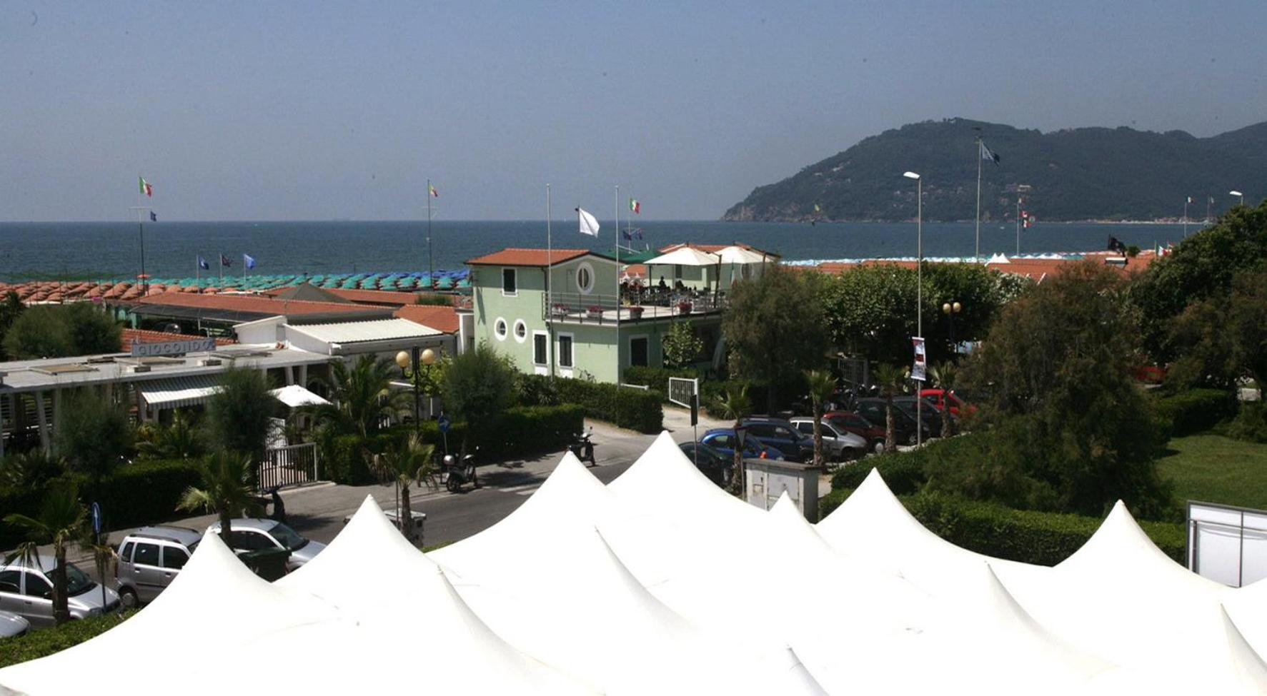 Hotel Tenda Rossa 마리나 디 카라라 외부 사진